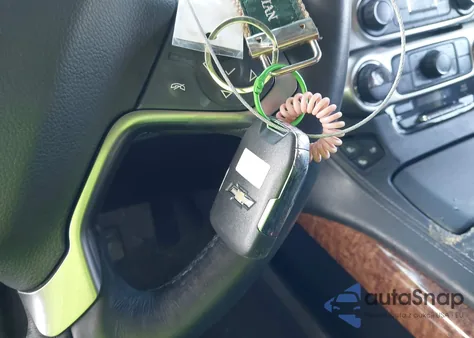 2018 Chevrolet Tahoe Premier из США, поврежденный, VIN 1GNSCCKC3JR104463